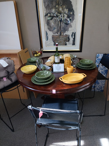 Thrift Store «Blessed Bee Thrift Store», reviews and photos, 2450 Chaska Blvd, Chaska, MN 55318, USA