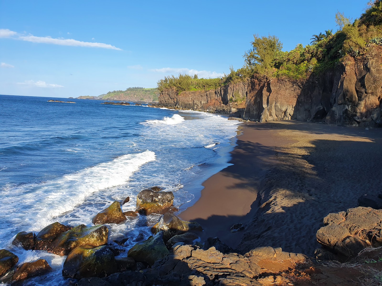 Zdjęcie Black Sand Beach z poziomem czystości wysoki