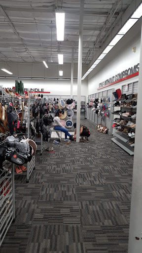 Clothing Store «Burlington Coat Factory», reviews and photos, 800 Barnum Avenue Cutoff, Stratford, CT 06614, USA
