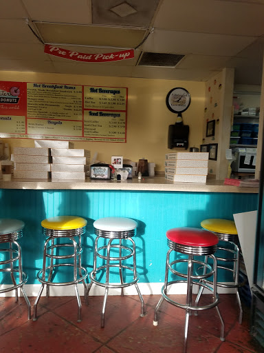 Donut Shop «Jupiter Donut Factory», reviews and photos, 141 Center St, Jupiter, FL 33458, USA