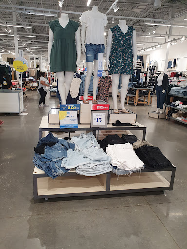 Shopping Mall «Orlando Outlet Marketplace», reviews and photos, 5269 International Dr, Orlando, FL 32819, USA