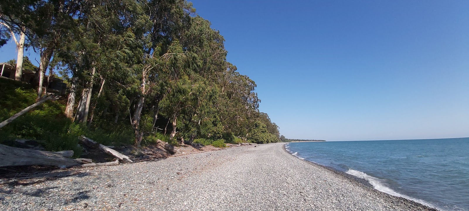 Foto av Akhali-Kindgi beach med grå sten yta