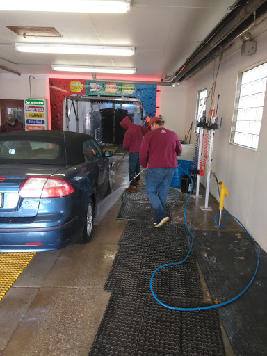 Mr. T's Auto Wash en Rochester Hills