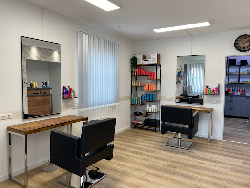 Haarkammer-Haarkrammer Friseur Parndorf In Parndorf