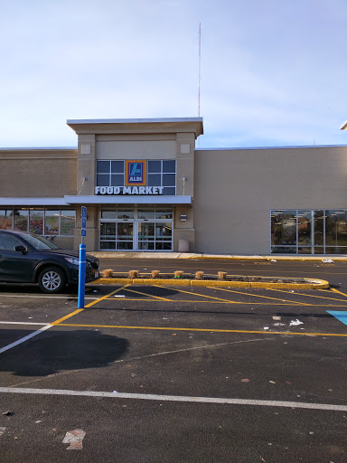 Supermarket «ALDI», reviews and photos, 630 Fellsway, Medford, MA 02155, USA