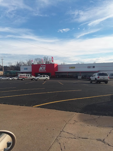 Hardware Store «Yeager Ace Hardware», reviews and photos, 1610 Main St, Van Buren, AR 72956, USA
