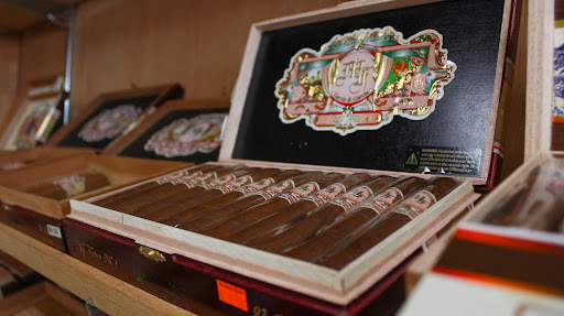 Tobacco Shop «The Tobacco Shoppe», reviews and photos, 1825 W Main St, Kalamazoo, MI 49006, USA