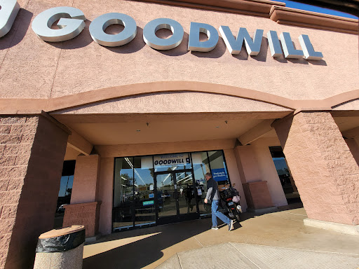 Thrift Store «Alma School & Ray Goodwill Retail Store & Donation Center», reviews and photos