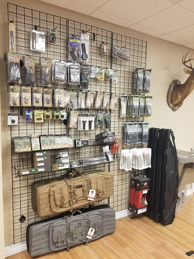 Gun Shop «AAA Gun & Ammo, Inc.», reviews and photos, 1105 Goldfinch Dr, Plant City, FL 33563, USA