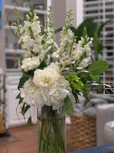 Florist «Petals & Stems Florist», reviews and photos, 13319 Montfort Dr, Dallas, TX 75240, USA