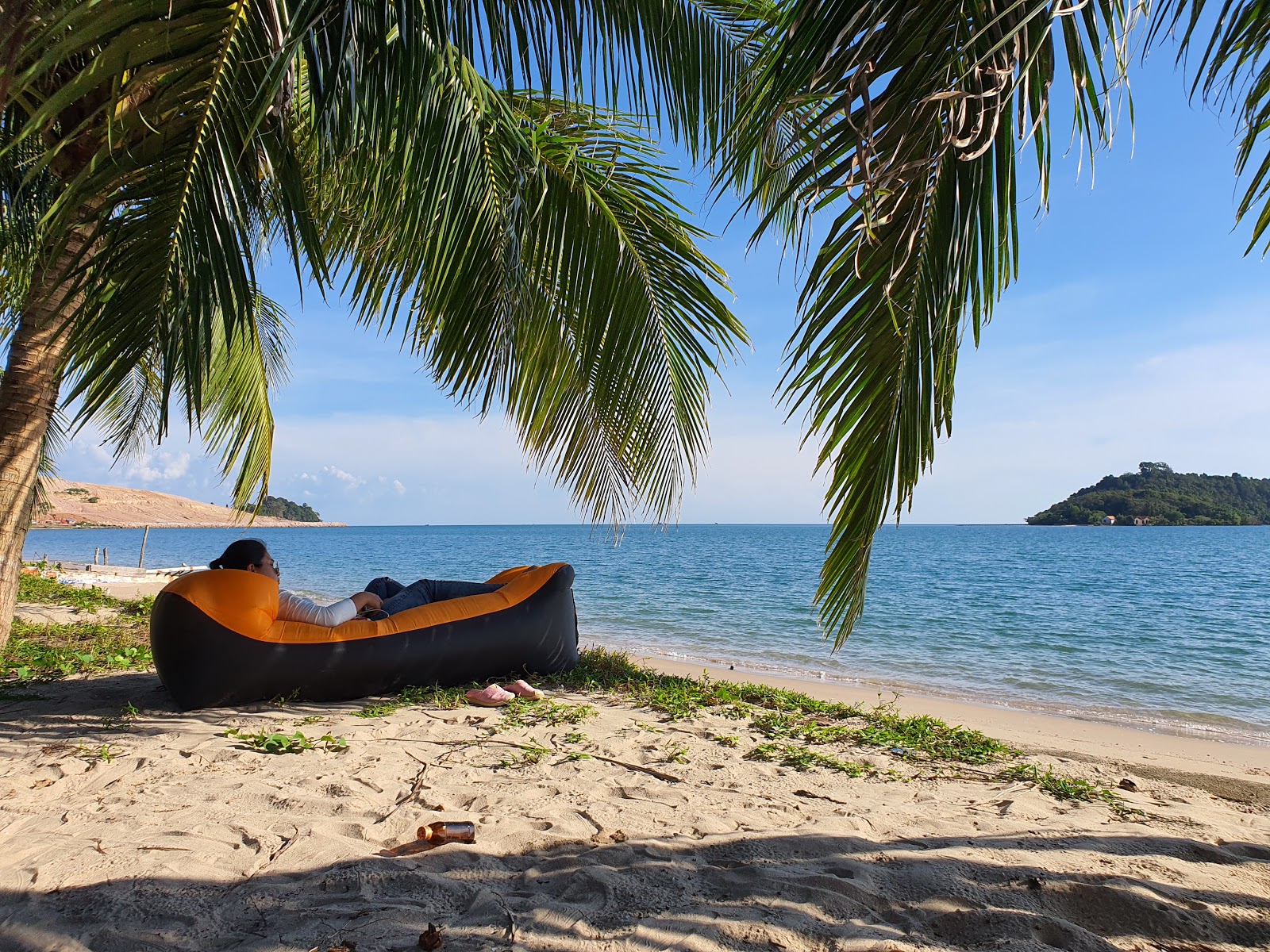 Foto di Kaoh Sramaoch Beach con costa lunga e dritta
