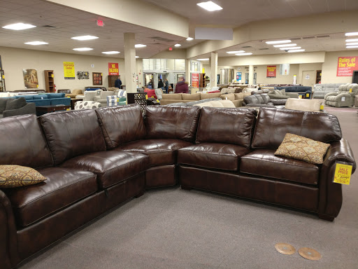 Furniture Store «Raymour & Flanigan Furniture and Mattress Clearance Center», reviews and photos, 5550 Sunrise Hwy, Massapequa, NY 11758, USA