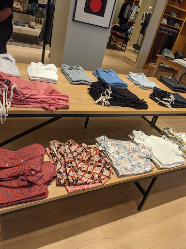 Clothing Store «J.Crew», reviews and photos, 29 Broadway, New Haven, CT 06511, USA