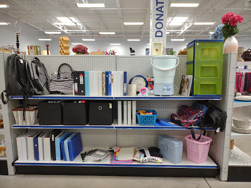 Thrift Store «Goodwill Warwick Retail Store», reviews and photos, 11061 Warwick Blvd, Newport News, VA 23601, USA