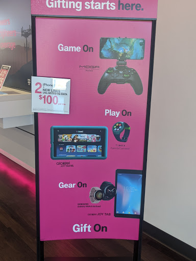 Cell Phone Store «T-Mobile», reviews and photos, 1192 E Imperial Hwy, Placentia, CA 92870, USA