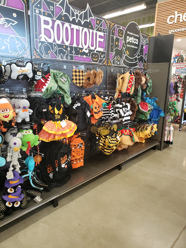 Pet Supply Store «Petco Animal Supplies», reviews and photos, 6720 Fox Centre Pkwy, Gloucester Courthouse, VA 23061, USA