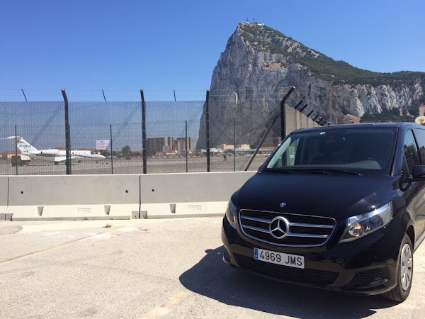 Imagen de Limousines Premier. Transfers y alquiler de coches con conductor (21 de 28)