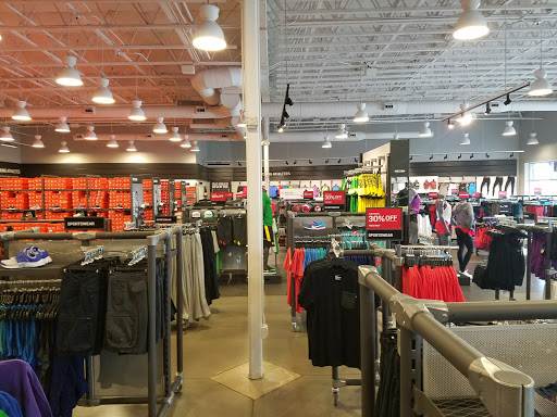 Outlet Mall «Seaside Factory Outlet Center», reviews and photos, 1111 N Roosevelt Dr, Seaside, OR 97138, USA