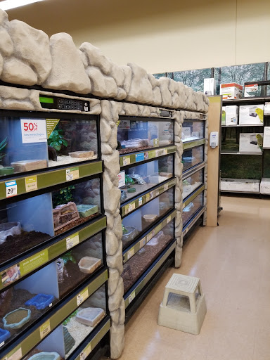 Pet Supply Store «Petco Animal Supplies», reviews and photos, 6416 Carlisle Pike #300, Mechanicsburg, PA 17050, USA