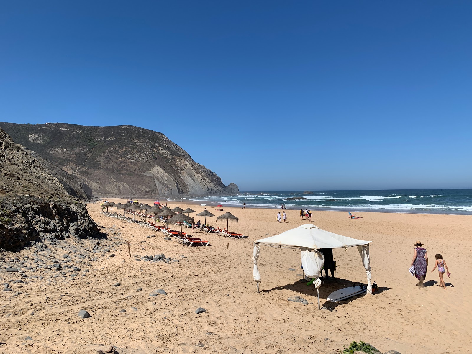 Fotografie cu Praia do Castelejo zonele de facilități