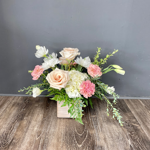 Florist «Kent Floral Co.», reviews and photos, 1109 S Water St, Kent, OH 44240, USA