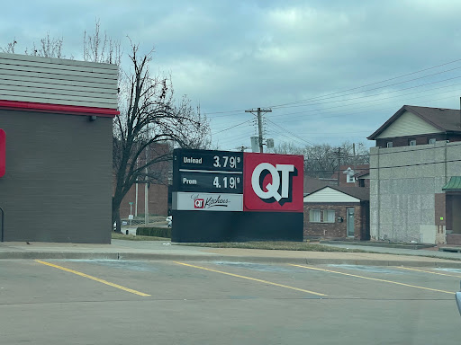 Gas Station «QuikTrip», reviews and photos, 2621 Woodson Rd, Overland, MO 63114, USA