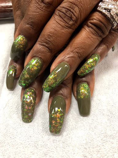 Nail Salon «Lisa Nail Salon», reviews and photos, 3 George Washington Plaza #3, Gaylordsville, CT 06755, USA