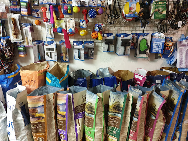 HOVAWRT PINCEBOLT -ÁLLATELEDEL C+C - Szolnok