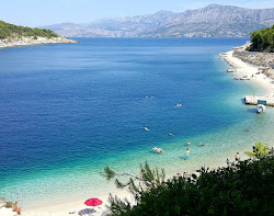 Foto von Lucica beach mit geräumige küstenlinie