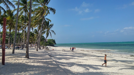 Pingwe Beach