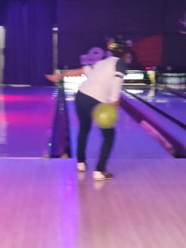 Bowling Alley «Brunswick Zone Woodridge», reviews and photos, 1555 75th St, Woodridge, IL 60517, USA