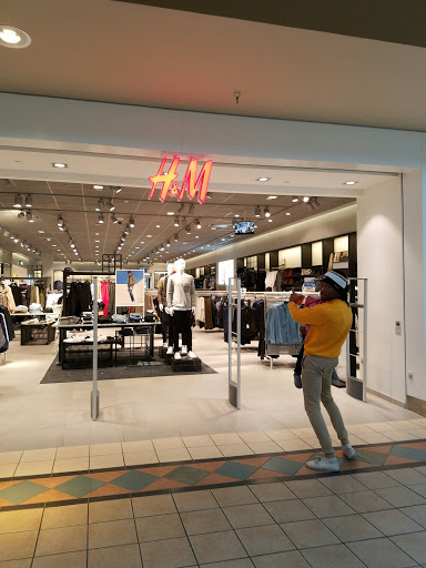 Shopping Mall «Lakewood Center», reviews and photos, 500 Lakewood Center Mall, Lakewood, CA 90712, USA