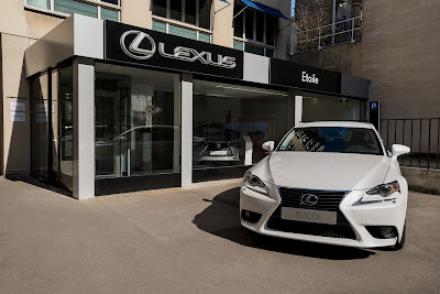 Lexus at Réparateur Agréé - Comauto à Paris