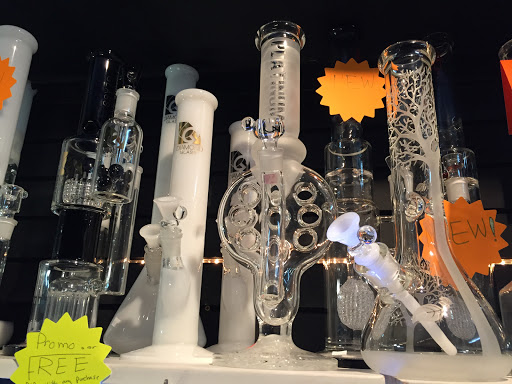 Tobacco Shop «Hot Box Smoke Shop», reviews and photos, 1111 El Camino Real #3, Santa Clara, CA 95050, USA