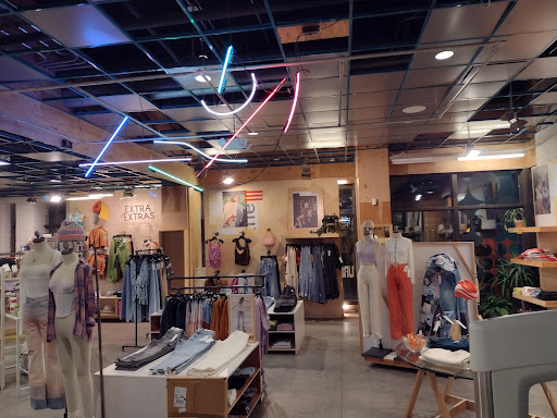 Clothing Store «Urban Outfitters», reviews and photos, 131 E Green St, Ithaca, NY 14850, USA