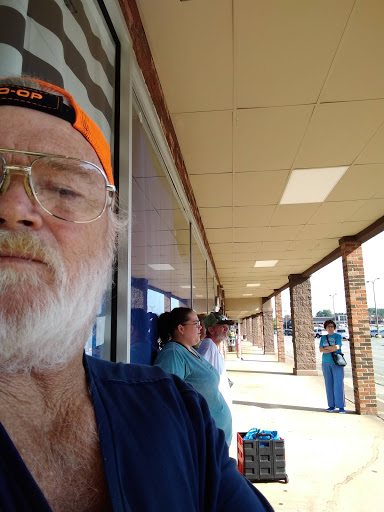 Discount Store «Gimme A $5», reviews and photos, 207 Dickson Plaza Dr, Dickson, TN 37055, USA