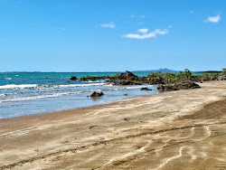Photo de Armstrong Beach avec rivage droit, long