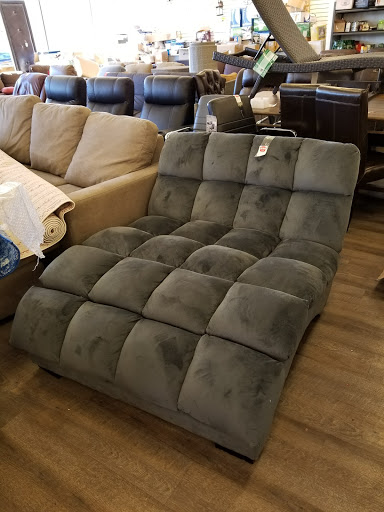 Discount Store «Bulldog Liquidators», reviews and photos, 2201 N Meridian St, Indianapolis, IN 46208, USA