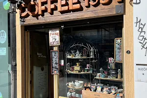 COFFEE 1931 - Microtostador y Tienda de Cafés de Especialidad image