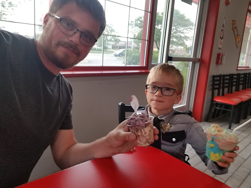 Donut Shop «Spunky Dunkers», reviews and photos, 3441 N Arlington Heights Rd, Arlington Heights, IL 60004, USA