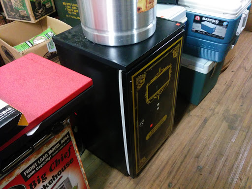 Army & Navy Surplus Shop «H & H Outdoors», reviews and photos, 424 N Eutaw St, Baltimore, MD 21201, USA