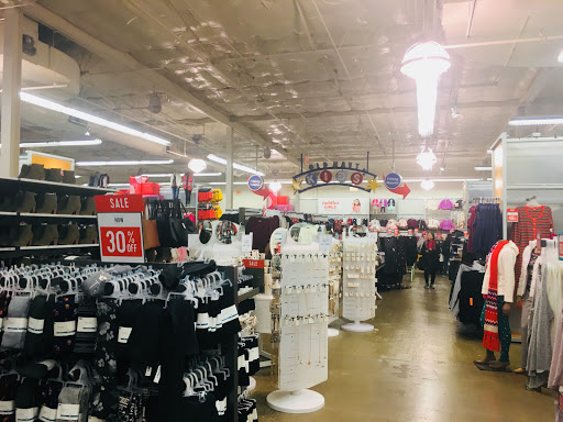 Clothing Store «Old Navy», reviews and photos, 4502 S Steele St, Tacoma, WA 98409, USA