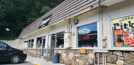 Liquor Store «Parkway Liquor Store», reviews and photos, 288 Parkway, Gatlinburg, TN 37738, USA