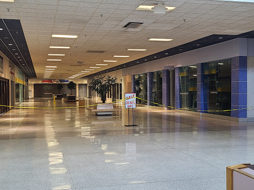 Shopping Mall «Sun-Vet Mall», reviews and photos, 5801 Sunrise Hwy, Holbrook, NY 11741, USA