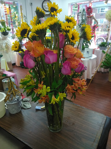 Florist «Lezze Flowers», reviews and photos, 341 Paterson Ave, Wallington, NJ 07057, USA