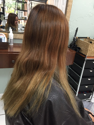 Hair Salon «A La Mode Hair & Boutique», reviews and photos, 6710 Main St #130, Hialeah, FL 33014, USA