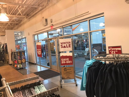 Sportswear Store «Columbia Sportswear Outlet Store», reviews and photos, 3170 Livermore Outlets Dr #420, Livermore, CA 94551, USA