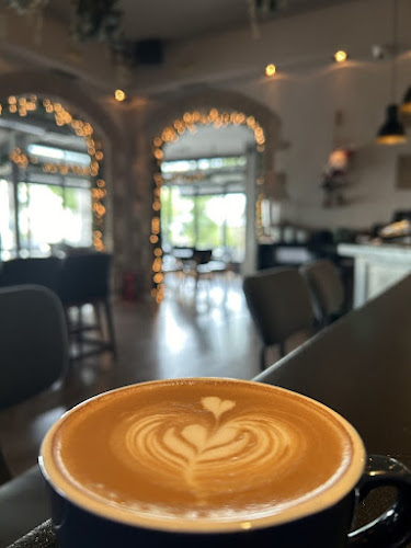 Δημοτικό Πάρκο Ειρήνης Είσοδος από Αττάλου, Συντάγματος Και, Καματερό 134 51