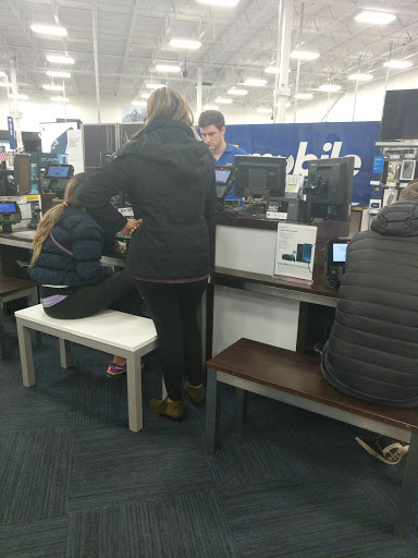 Electronics Store «Best Buy», reviews and photos, 27 Faunce Corner Rd, North Dartmouth, MA 02747, USA