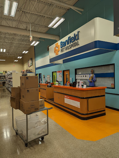 Pet Supply Store «PetSmart», reviews and photos, 350 Fifth St, Oswego, IL 60543, USA